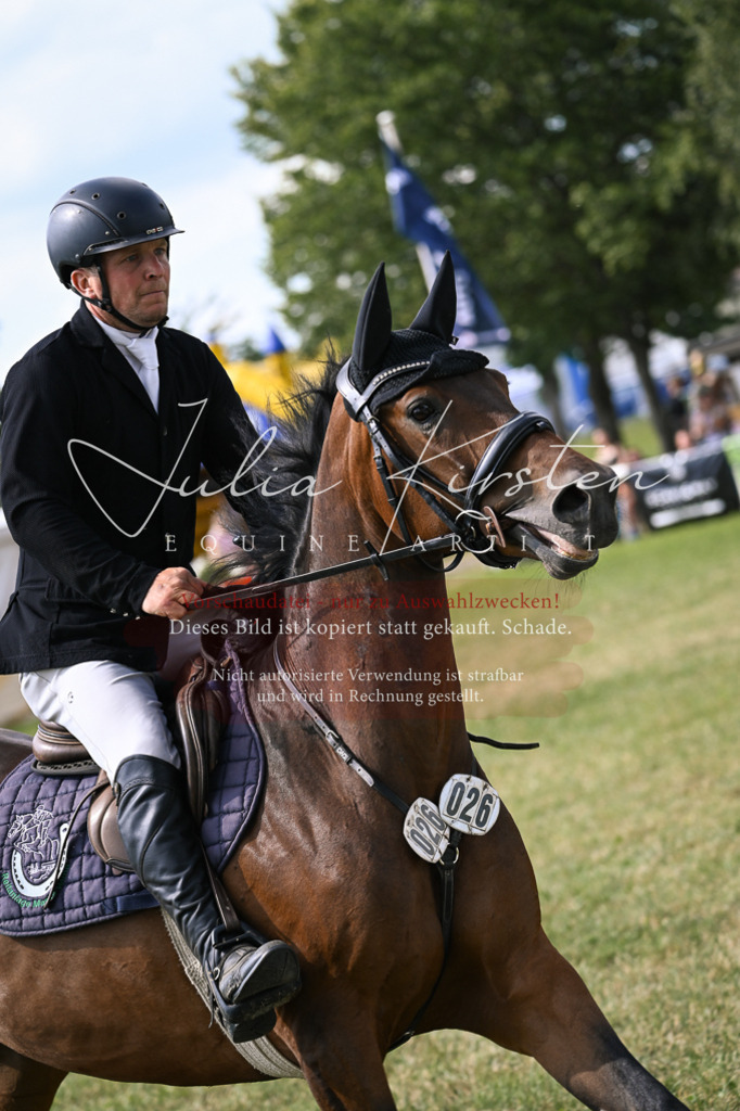 DSC_0761 | Pferde- und Turnierfotografie in Westsachsen. Pferdeportraits, Auftragszeichnungen und intuitive Kunst.