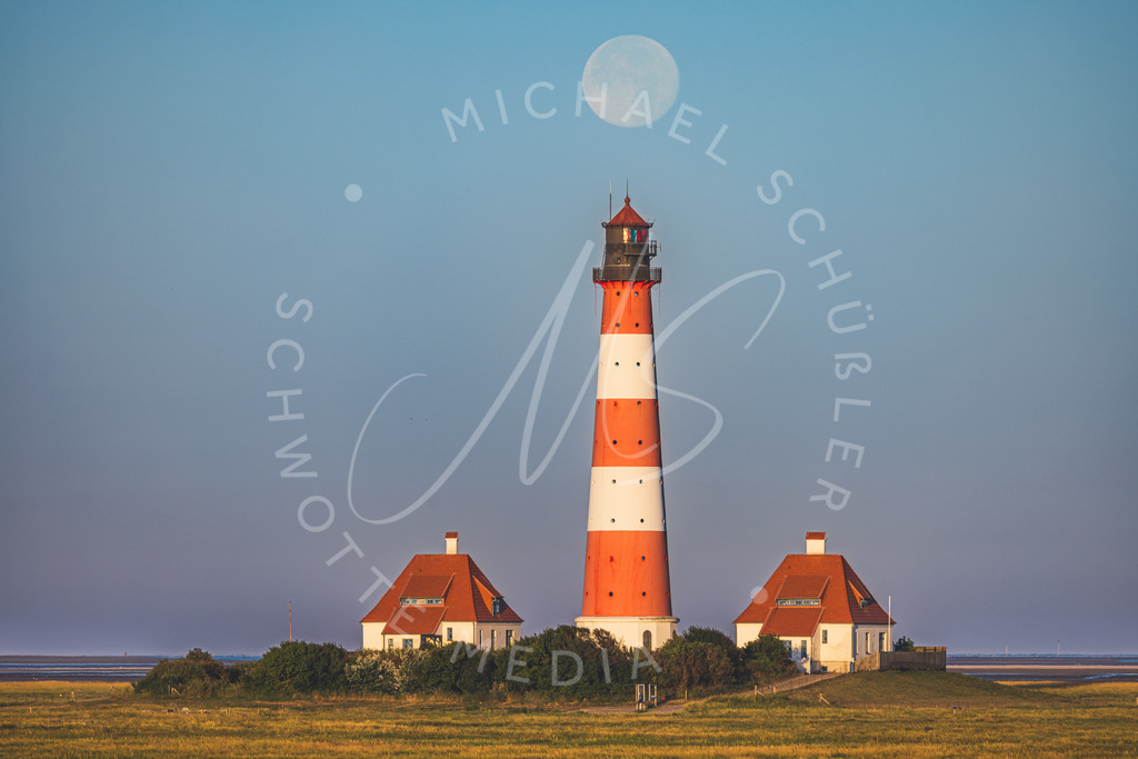 2022-08-13 Westerhever Mond Leuchtturm - 028-HDR | Leuchtturm Westerhever - Monduntergang - Realisiert mit Pictrs.com