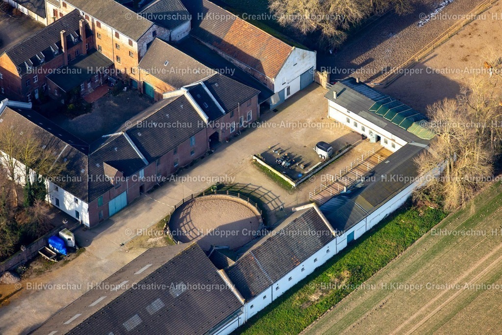 Luftbild Moers-8257 | Luftbildfotografie Luftbild Palais des Schloss " Schloss Lauersfort " an der Straße Torallee im Ortsteil Kapellen in Moers i - Realisiert mit Pictrs.com