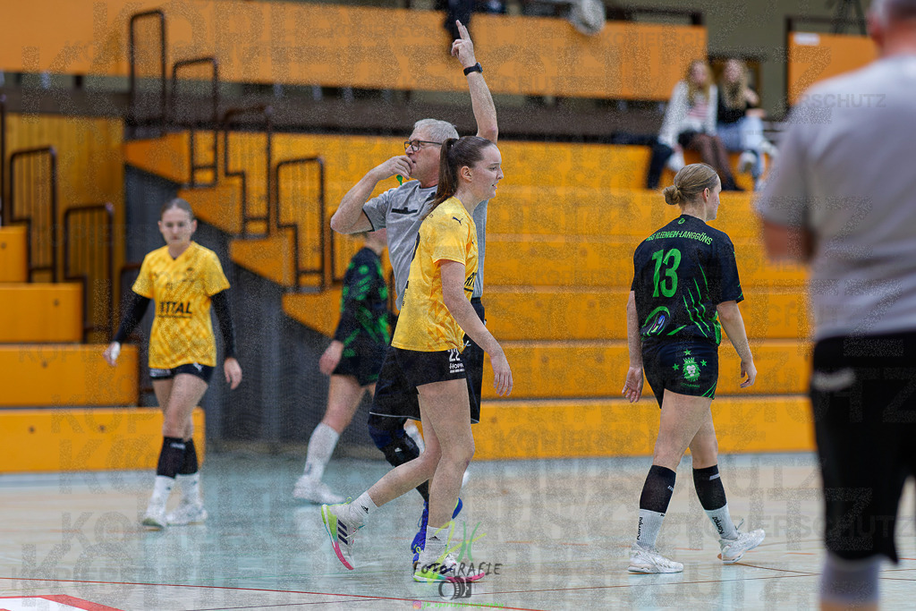 Frauen Oberliga Mitte (HHV); HSG Kleenheim/Langgöns II - HSG Eibelshausen/Ewersbach | Frauen Oberliga Mitte (HHV); HSG Kleenheim/Langgöns II - HSG Eibelshausen/Ewersbach am 01.11.2025 in Oberkleen (Weidig-Halle)Photo © 2025 - Jörg Heinrich - Realisiert mit Pictrs.com