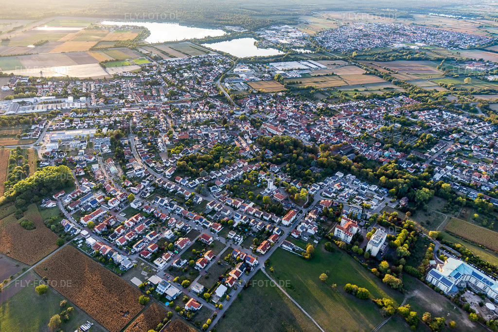 Luftbild: Mozartweg im Ortsteil Bad Langenbrücken in Bad Schönborn im Bundesland Baden-Württemberg in Deutschland. Foto: IMG_111573.jpg vom 09.09.2018 durch Werner Riehm/FLY-FOTO.de