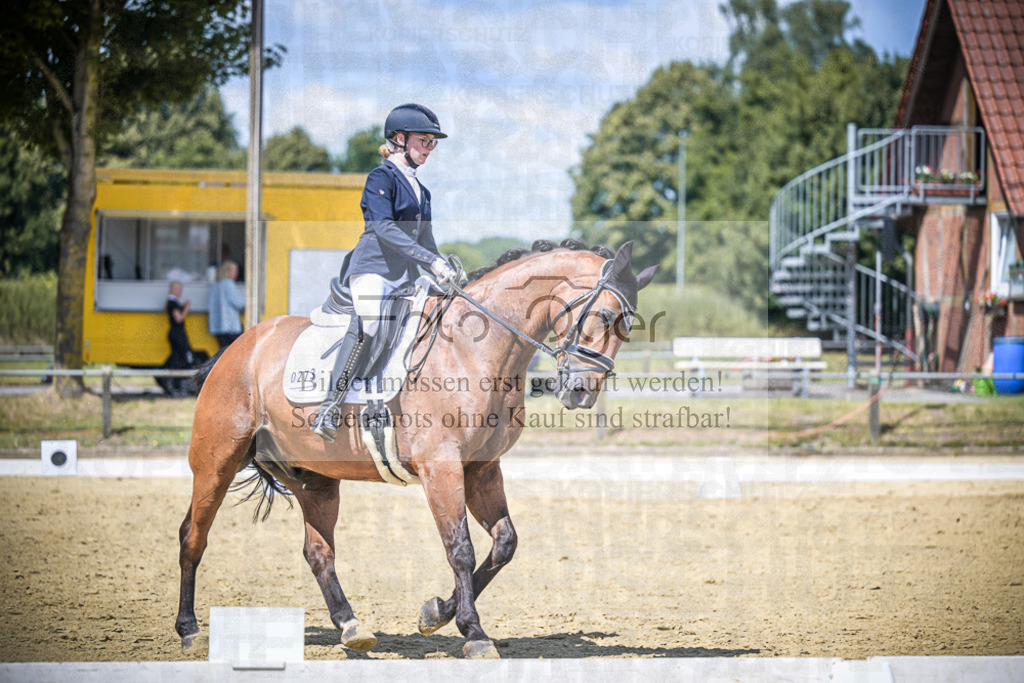 DOS_5388 | Entdecke hochwertige Reitturnierfotos von Foto Oger. Professionell, emotional und authentisch – jetzt Lieblingsmomente im Shop bestellen.Deutschlandweite Turnierfotografie. - Realisiert mit Pictrs.com