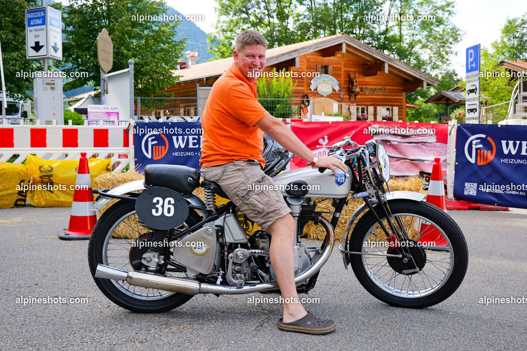 P1014638 | Erleben Sie atemberaubende, hochqualitative Fotos Ihrer Fahrt entlang der malerischen Alpenstraßen. Besuchen Sie alpineshots.com, um professionelle Aufnahmen Ihrer unvergesslichen Reise zu finden und zu kaufen - Realisiert mit Pictrs.com