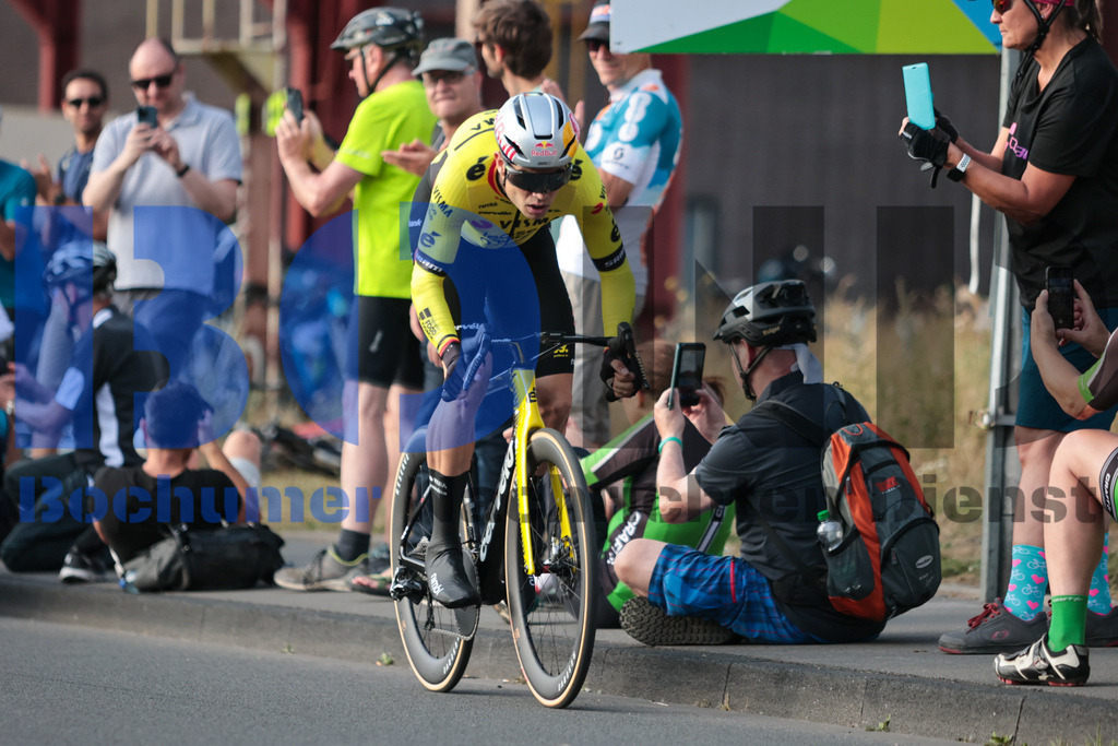 SES_DEUTOU20250820-187 | bond - Realisiert mit Pictrs.com