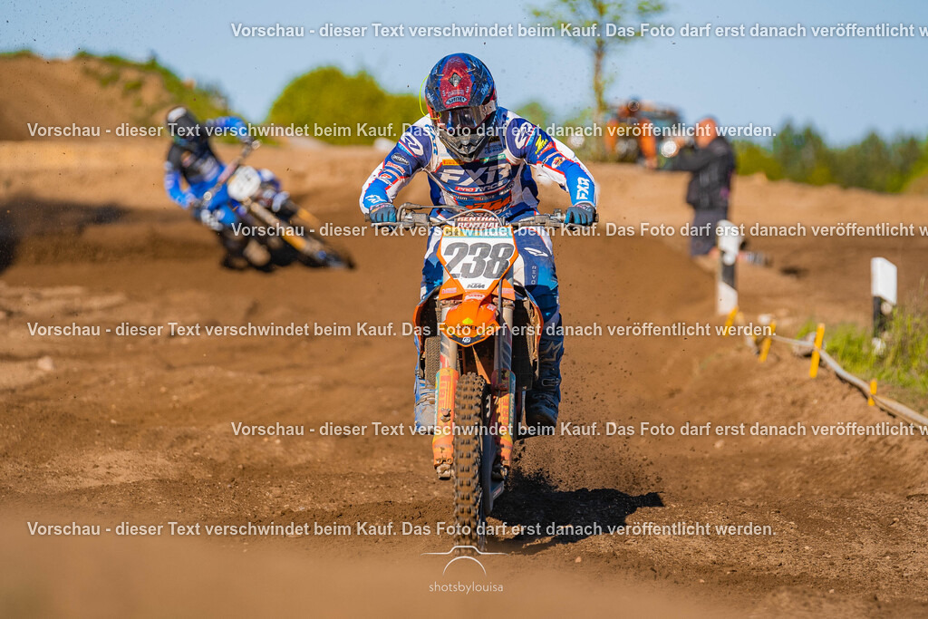 04_26_Masters-6622 | Sportfotografin aus Berlin-Brandenburg mit Fokus auf Motocross. Ich halte deine sportliche Leistung und echte Emotionen auf und neben der Strecke professionell fest. Entdecke die Fotos von deinem Rennen und bestelle sie direkt hier im Shop.
