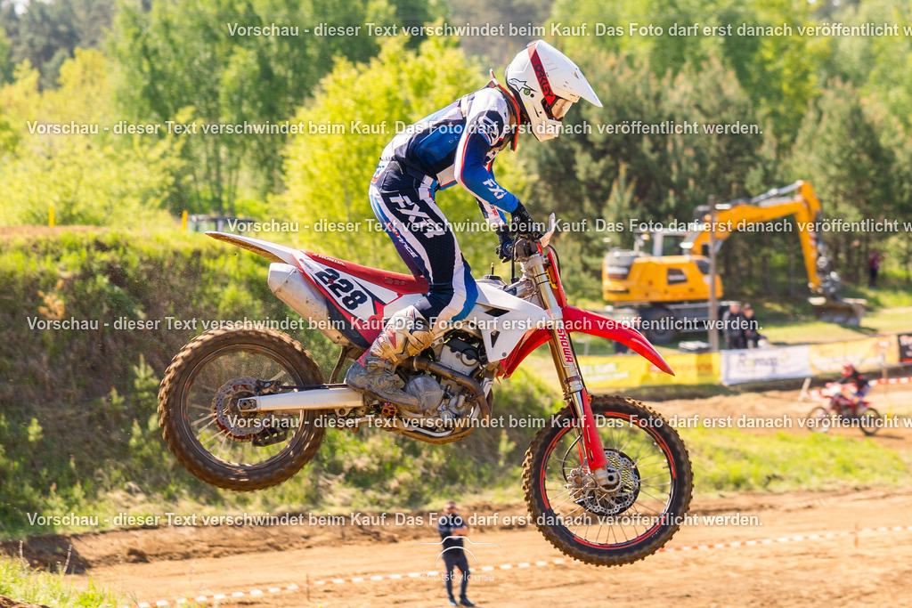 20260517_Templin-6001 | Sportfotografin aus Berlin-Brandenburg mit Fokus auf Motocross. Ich halte deine sportliche Leistung und echte Emotionen auf und neben der Strecke professionell fest. Entdecke die Fotos von deinem Rennen und bestelle sie direkt hier im Shop.