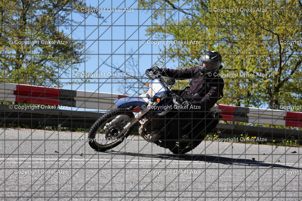 IMG_7640 | Fotograf am Kyffhäuser. Onkel Atze. Kyffhäuser Rennstrecke. Café36. Motorsportfotografie. - Realisiert mit Pictrs.com