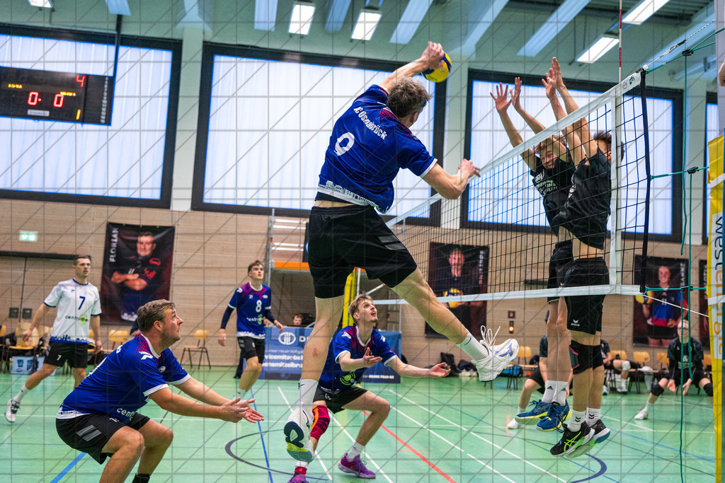 Oberliga 1 Männer 25/26 | VC Osnabrück I vs. FC Schüttorf II | 13.12.25: Oberliga 1 Männer 25/26 | VC Osnabrück I vs. FC Schüttorf II / Osnabrück / Deutschland  //   CREDIT:www.bullenfotos.de, Martin König, Hörner Weg 40, D-49078 Osnabrück, +4917663732967 // Nutzung und Weitergabe nur zu den vereinbarten Zwecken. Presseanfragen an Ersteller. Alle Rechte beim Ersteller. Honorierung nach MFM. - Realisiert mit Pictrs.com