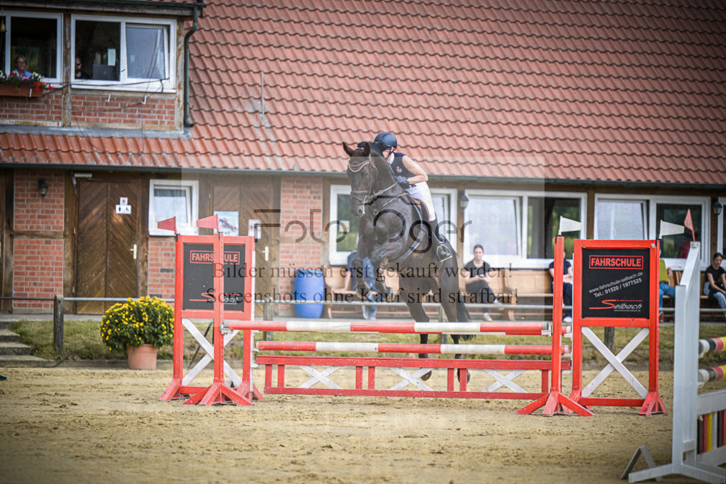 DOS_0939 | Entdecke hochwertige Reitturnierfotos von Foto Oger. Professionell, emotional und authentisch – jetzt Lieblingsmomente im Shop bestellen.Deutschlandweite Turnierfotografie. - Realisiert mit Pictrs.com