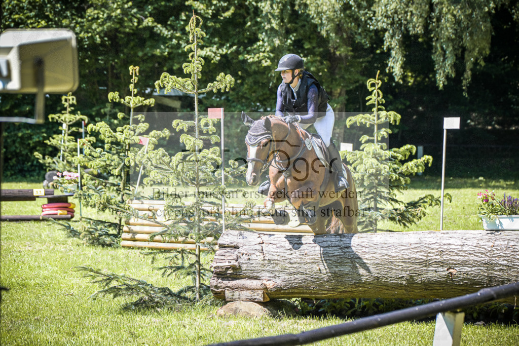 DOS_4218 | Entdecke hochwertige Reitturnierfotos von Foto Oger. Professionell, emotional und authentisch – jetzt Lieblingsmomente im Shop bestellen.Deutschlandweite Turnierfotografie. - Realisiert mit Pictrs.com