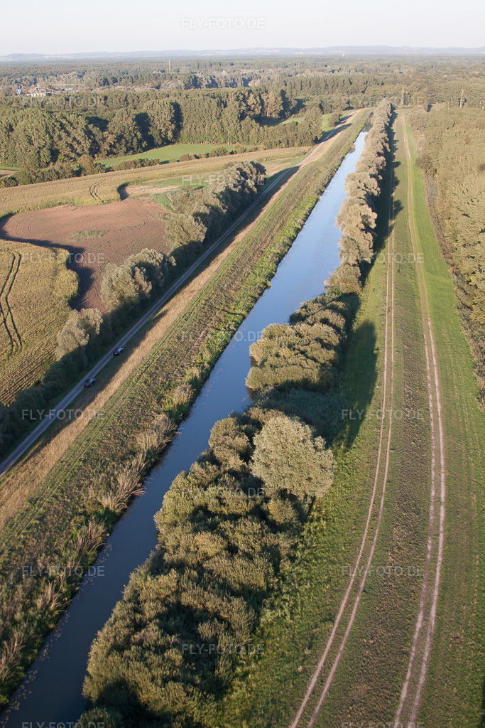 Luftbild: Saalbachkanal im Ortsteil Rußheim in Dettenheim im Bundesland Baden-Württemberg in Deutschland.Foto: IMG_59703.jpg vom 04.09.2013 durch Werner Riehm/FLY-FOTO.deAuflösung des Originals: 3168 x 4752 px