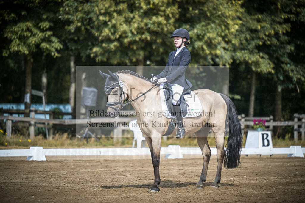 DOS_0793A | Entdecke hochwertige Reitturnierfotos von Foto Oger. Professionell, emotional und authentisch – jetzt Lieblingsmomente im Shop bestellen.Deutschlandweite Turnierfotografie. - Realisiert mit Pictrs.com