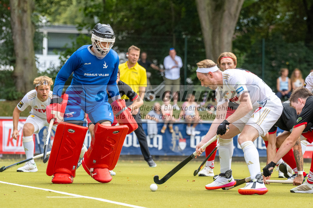 SFE_20230916_0031 | Hockey 1. Bundesliga Herren Rot-Weiss - TSV Mannheim am 16.09.2023 in Köln (KTHC Stadion Rot-Weiss Köln Tennis and Hockey Club), Photo: Stephan Fehrmann 2023 (Sports-Gallery),Christopher Rühr ( Rot-Weiss Köln #17 )