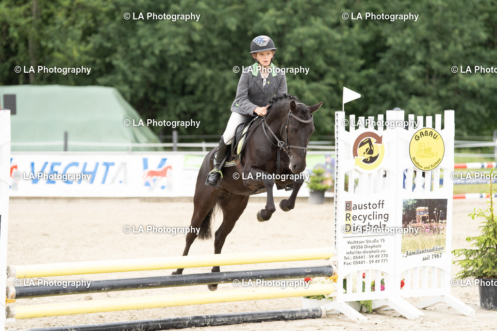 DSC07491 | Entdecke einzigartige Turnierfotos und persönliche Pferde- und Hundeportraits bei LA Photography. Für jeden Reiter und Pferd das perfekte Bild! Stöbere jetzt! - Realisiert mit Pictrs.com