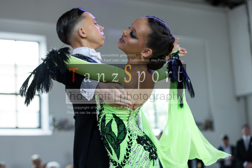 20240615_DM-Jun2-Kombi_08737 | Tanzsportbilder, Standardtanz, Lateintanz, WDSF, DTV, LTVB, dancecomp, goc, hessen tanzt, blaues band der spree, walzer, tango, wiener walzer, slowfox, quickstepp, samba, rumba, cha-cha-cha, paso doble. jive, hd-kroft photography, turniertanzsport
