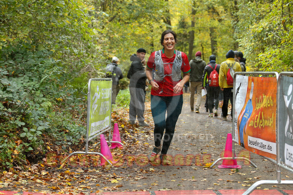 251026_1335_EX1_3689 | Sportfotografie im Rhein-Sieg Kreis, Köln, Bonn, NRW, Rheinland Pfalz, Hessen, etc. Unser Tätigkeitsfeld umfasst den Laufsport vom Volkslauf über den Marathon, Duathlon, Triathon bis zum Ultralauf wie Kölnpfad Ultra oder Schindertrail.