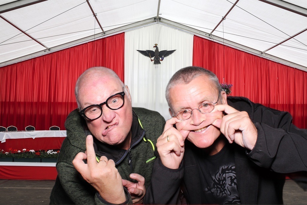 top-top.de 240928-139 | Foto, Video, Fotografie, Videografie, Fotobox, DJ, Discjockey, Musik, Musikbox, Veranstaltung, Photobooth, Amazon, Ebay, Buchtipp, Bestseller, Autor, Verlag, Buch, Wesel, Hamminkeln, NRW, Dinslaken, Rees, Drohne, Hochzeit, Party, Fotobox, Wesel, Fotograf