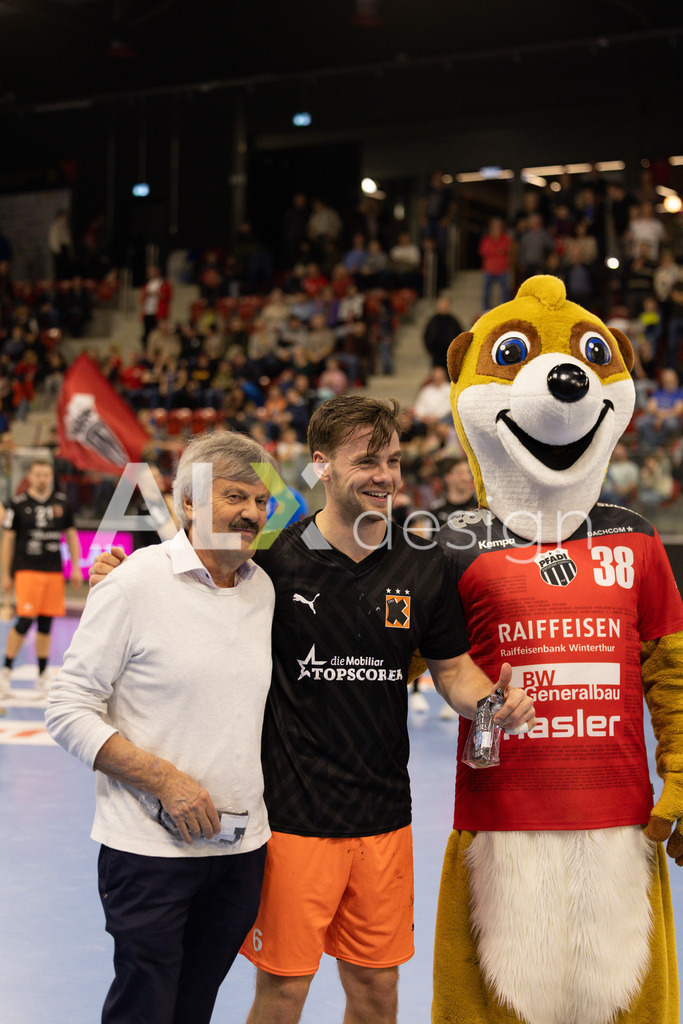 Handballen I Herren I Saison 2025-2026 I Quickline Handball League 2026 | Men I 18. Spieltag I Pfade Winterthur - Kadetten Schaffhausen I 20.12.2025 | 6 Odinn Rikhardsson (Kadetten Schaffhausen) - Flügel rechts - Realisiert mit Pictrs.com