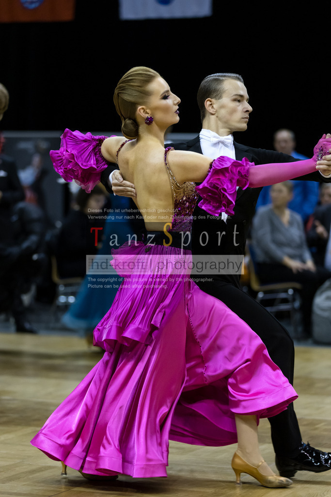 20241102_DC_HGR_Std_08608 | Tanzsportbilder, Standardtanz, Lateintanz, WDSF, DTV, LTVB, dancecomp, goc, hessen tanzt, blaues band der spree, walzer, tango, wiener walzer, slowfox, quickstepp, samba, rumba, cha-cha-cha, paso doble. jive, hd-kroft photography, turniertanzsport