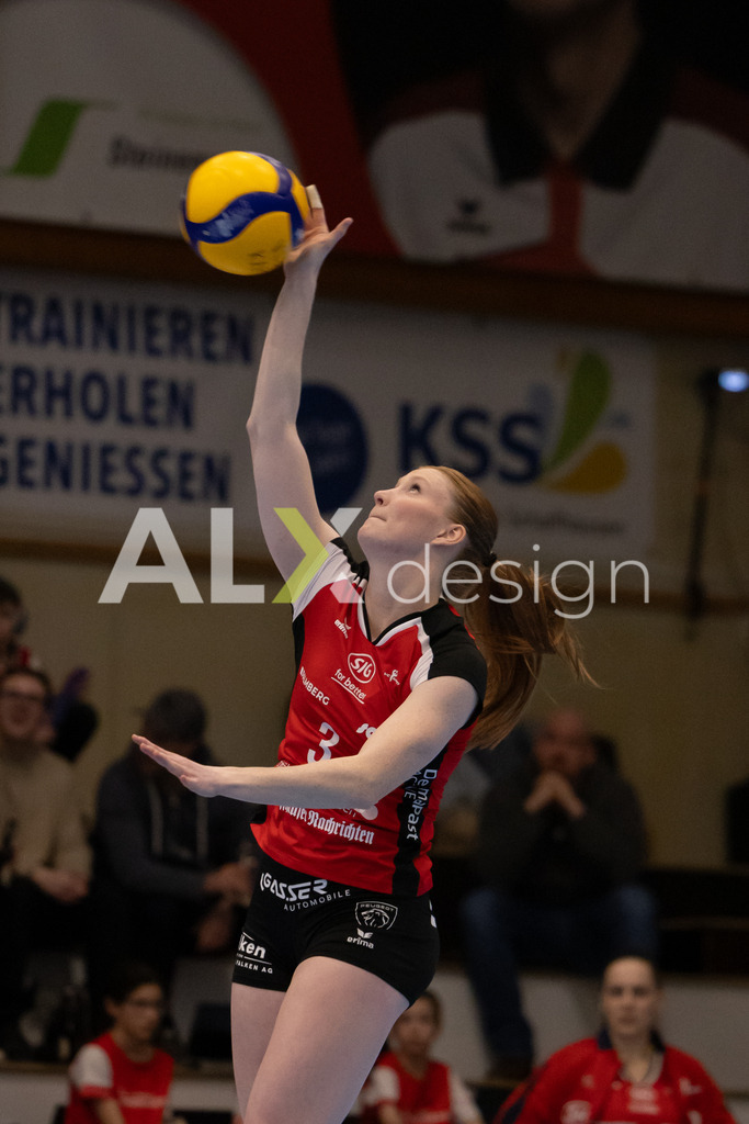 Volleyball I Frauen I Saison 2025-2026 I Volleyball NLA | Women I 1/4 Finals I VC Kanti Schaffhausen - BIWI Volleyball Franches-Montagnes I 21.02.2026 | 3 Sydney Cole (USA) (VC Kanti Schaffhausen) – Pass / Zuspiel - Realisiert mit Pictrs.com