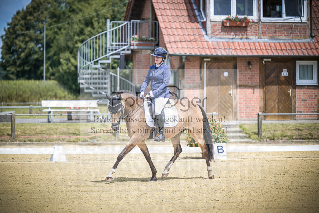 DOS_0106 | Entdecke hochwertige Reitturnierfotos von Foto Oger. Professionell, emotional und authentisch – jetzt Lieblingsmomente im Shop bestellen.Deutschlandweite Turnierfotografie. - Realisiert mit Pictrs.com