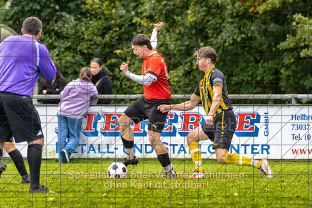 20251005_141102_0283-Bearbeitet | #,TSV Ottenbach (gelb) vs. TV Birenbach (rot), Fussball, Kreisliga B8, Bezirk Neckar/Fils, 07. Spieltag, Saison 2025/2026, Rasenplatz, Rasensportplatz, Im Buchs, 73113 Ottenbach, 05.10.2025 - 13:00 Uhr,Foto: PhotoPeet-Sportfotografie/Peter Harich