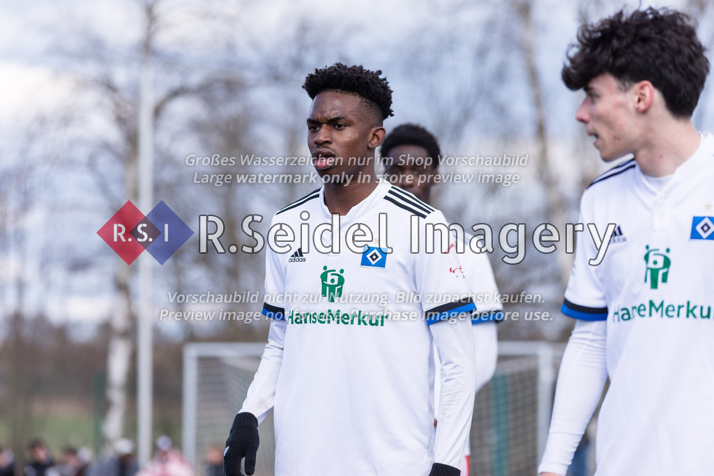 Fußball, Saison 2021/22, A-Junioren Bundesliga, Hamburger SV - FC St. Pauli, Paul-Hauenschild-Plätze (Norderstedt), 02.04.2022, 16. Spieltag | David Amalachukwu Igboanugo (#3, HSV)