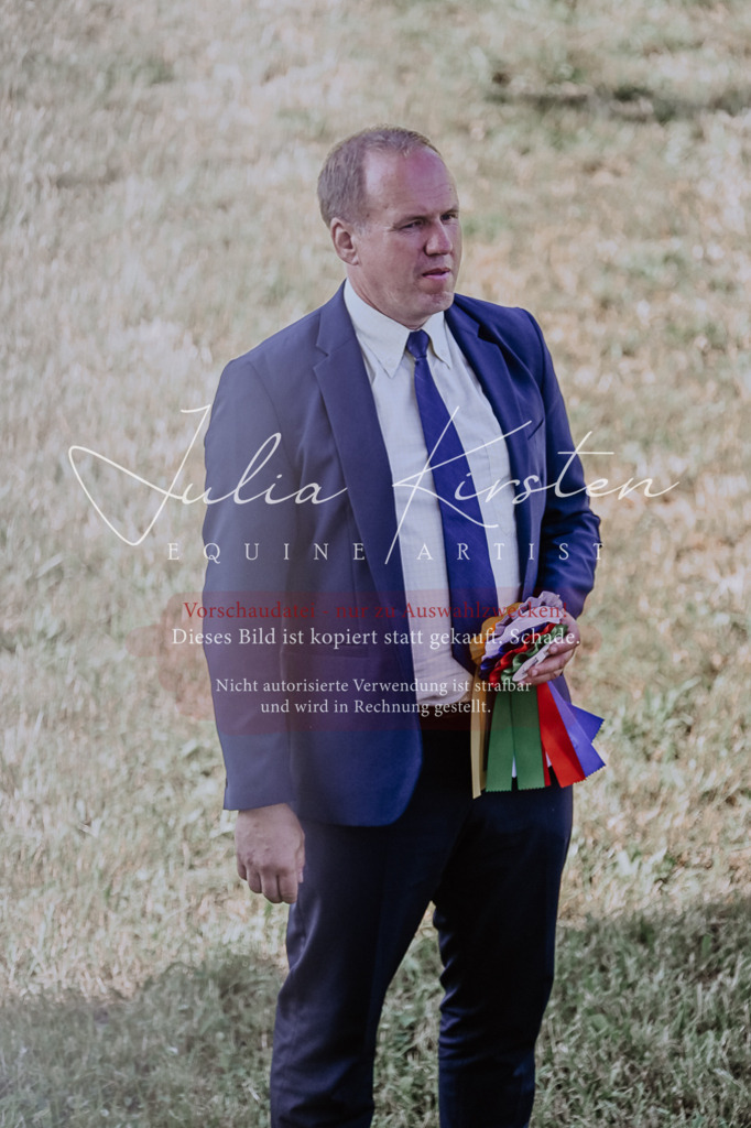 DSC_2592 | Pferde- und Turnierfotografie in Westsachsen. Pferdeportraits, Auftragszeichnungen und intuitive Kunst.