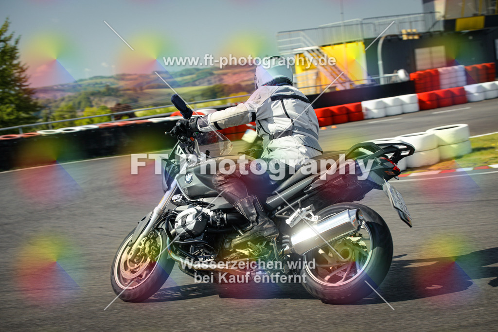 OBK_Mai_Martina_Markus-10561 | Hier findet Ihr Bilder von Touristenfahrten auf der Nürburgring Nordschleife oder von anderen Veranstaltungen die ich besucht habe. Viel Spass beim Durch Schauen 
