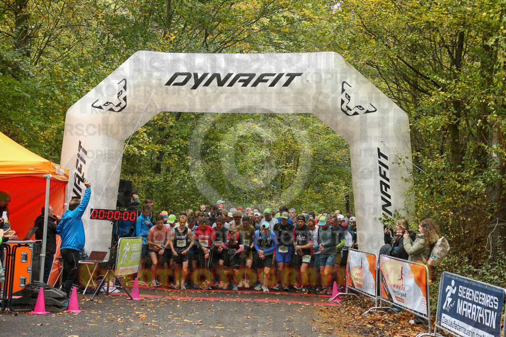 251026_1001_EX1_9582 | Sportfotografie im Rhein-Sieg Kreis, Köln, Bonn, NRW, Rheinland Pfalz, Hessen, etc. Unser Tätigkeitsfeld umfasst den Laufsport vom Volkslauf über den Marathon, Duathlon, Triathon bis zum Ultralauf wie Kölnpfad Ultra oder Schindertrail.