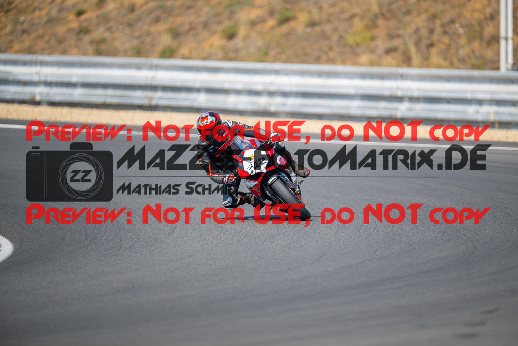 MaZZes-Fotomatrix-20260805-520895 | R1