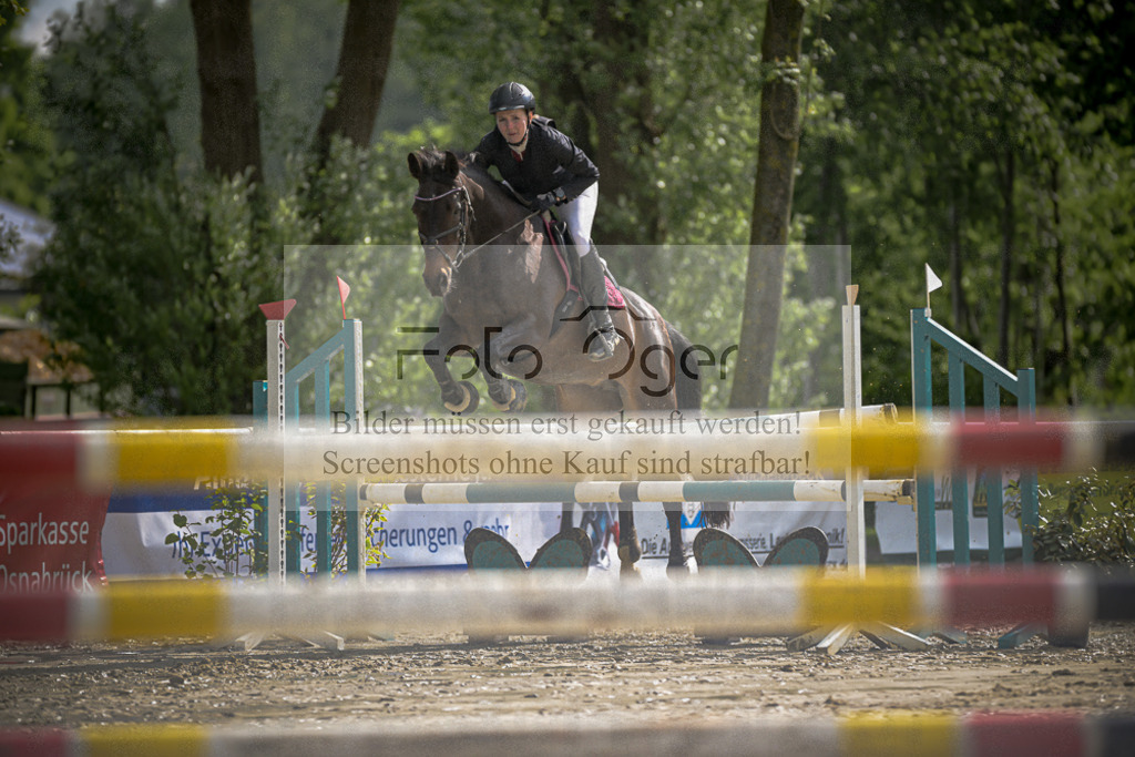 20240505-DOS_8069 | Entdecke hochwertige Reitturnierfotos von Foto Oger. Professionell, emotional und authentisch – jetzt Lieblingsmomente im Shop bestellen.Deutschlandweite Turnierfotografie. - Realisiert mit Pictrs.com