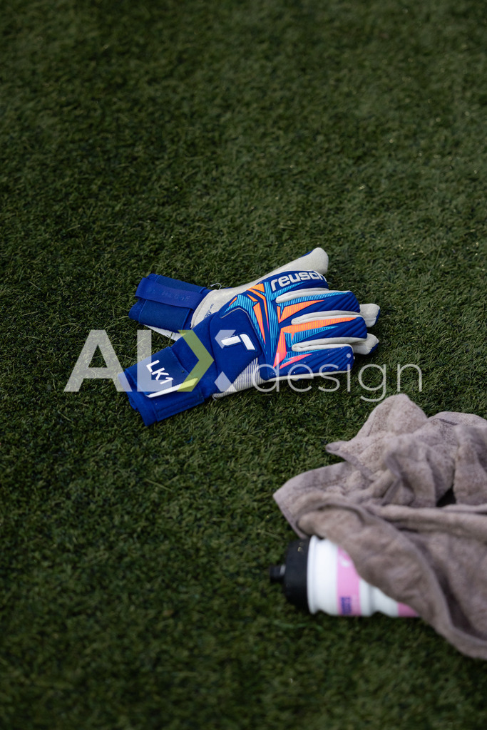 Fußball I Frauen I Saison 2025-2026 I AXA Women's Super League | Women I 14. Spieltag I Grasshoppers Club Zürich - FC Luzern I 14.02.2026 | TW Handschuhe L Kramoviku - Realisiert mit Pictrs.com