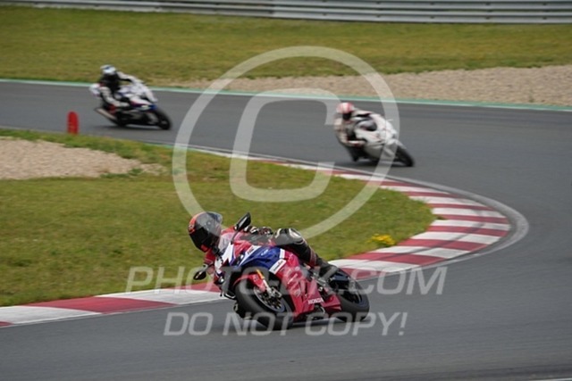 2024_07_08_PBK_51906 | Sportfotografie; SlowMotion; Video; Rennstrecke; Hafeneger; Speer; Racing; RSE; BMW; CBO; Trackday; Motorsportarena; Hockenheimring; Brno; Most; Barcelona; Valencia