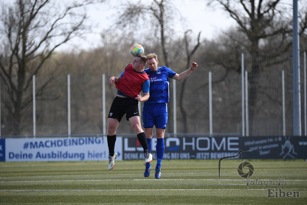 FC Rastede-WSC Frisia | Herren Kreisliga; FC Rastede (blau)-WSC Frisia WHV (rot) am 26.03.2023; in Rastede (Stadion Kötterweg), Photo: Philip Eiben 2023 - Realisiert mit Pictrs.com