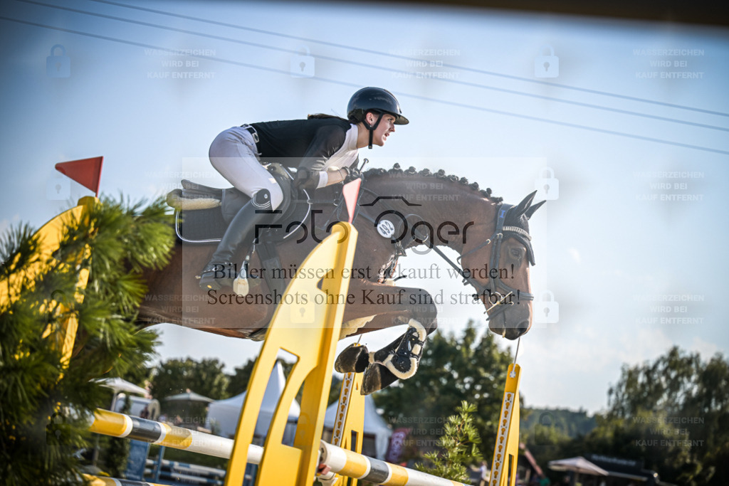 DOS_0717 | Entdecke hochwertige Reitturnierfotos von Foto Oger. Professionell, emotional und authentisch – jetzt Lieblingsmomente im Shop bestellen. - Realisiert mit Pictrs.com