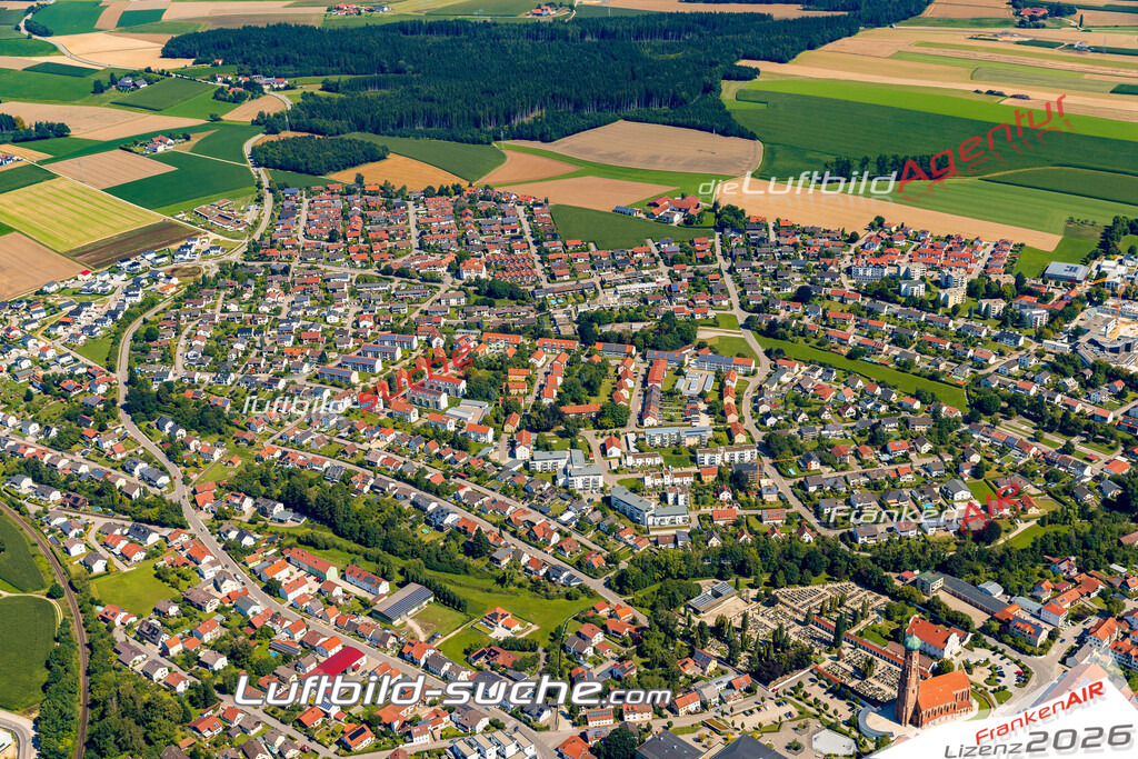 Luftaufnahme von  Vilsbiburg - Die Luftaufnahme wurde 2025 vom UL-Flugzeug heraus erstellt ( keine Drohne ) - Hochauflösende Luftaufnahme - für professionelle Ausdrucke geeignet. Die Geschenkidee !Mit Lizenz und Bildrechte bestellbar