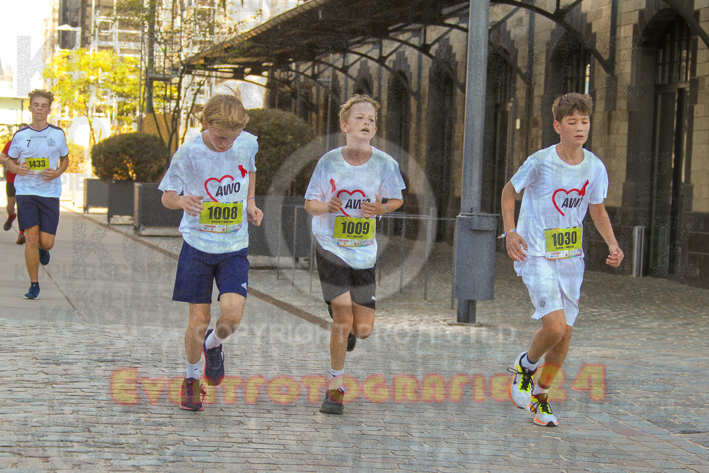 240921_1323_EV4_8090 | Sportfotografie im Rhein-Sieg Kreis, Köln, Bonn, NRW, Rheinland Pfalz, Hessen, etc. Unser Tätigkeitsfeld umfasst den Laufsport vom Volkslauf über den Marathon, Duathlon, Triathon bis zum Ultralauf wie Kölnpfad Ultra oder Schindertrail.