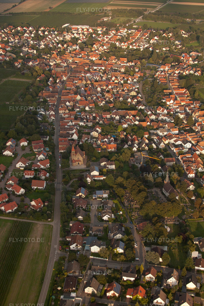 Dorfansicht | Luftbild: Dorfansicht in Insheim im Bundesland Rheinland-Pfalz in Deutschland. Foto: IMG_32917.jpg vom 03.09.2010 durch Werner Riehm/FLY-FOTO.de - Realisiert mit Pictrs.com