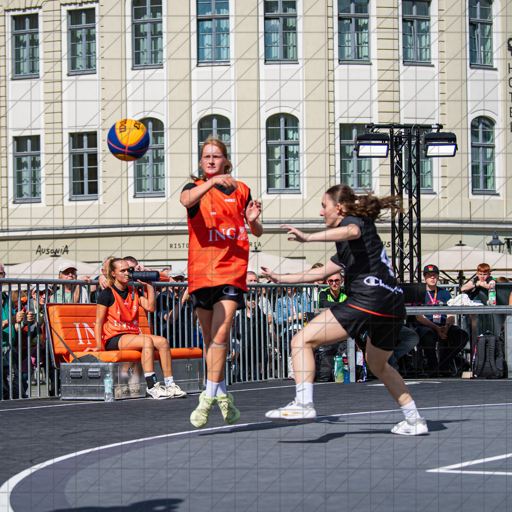 DIE FINALS 2025 | Dt. Meisterschaft 3x3  | U18w | //  01.08.25: DIE FINALS 2025 | Dt. Meisterschaft 3x3  | U18w / Dresden / Deutschland  //   CREDIT:www.bullenfotos.de, Martin König, Hörner Weg 40, D-49078 Osnabrück, +4917663732967 // Nutzung und Weitergabe nur zu den vereinbarten Zwecken. Presseanfragen an Ersteller. Alle Rechte beim Ersteller. Honorierung nach MFM. - Realisiert mit Pictrs.com