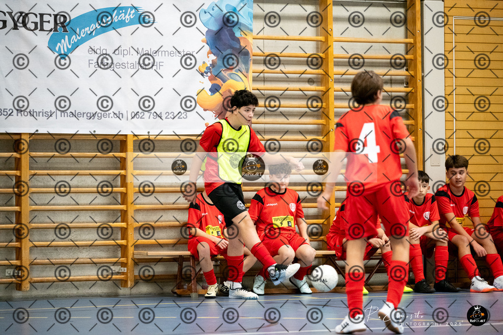 20251122_20251122_FCR-Hallenturnier-D-1_008-113 | Sport und Naturfotografie von Roberto Esposito zeigt echte Momente Bewegung und die Schönheit der Natur. Ausdrucksstarke Bilder schaffen Emotionen.