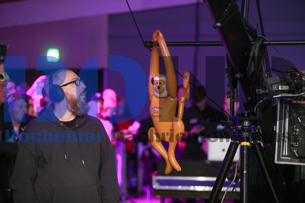  29.10.2023 - 
 | Sebastian Sendlak / Bochumer Nachrichtendienst (BOND) - PDC European Darts Championship: Viertelfinale {Persons shown} - Realisiert mit Pictrs.com