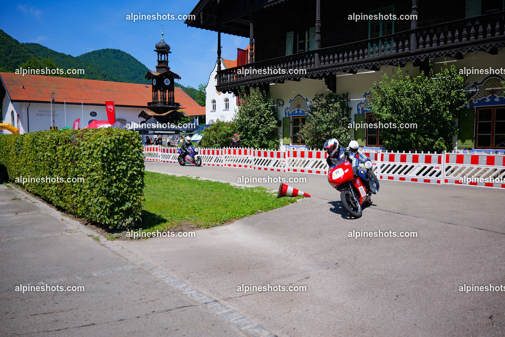 P1036950-2 | Erleben Sie atemberaubende, hochqualitative Fotos Ihrer Fahrt entlang der malerischen Alpenstraßen. Besuchen Sie alpineshots.com, um professionelle Aufnahmen Ihrer unvergesslichen Reise zu finden und zu kaufen - Realisiert mit Pictrs.com