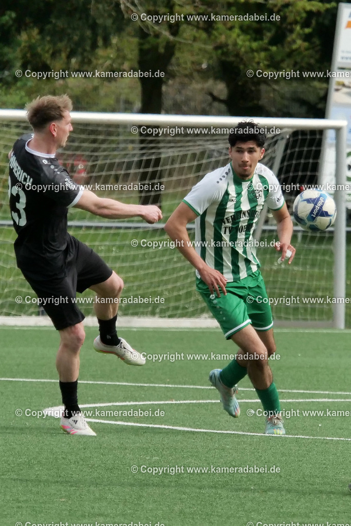 Fußball : Kreisliga A : TV Voerde - Rheingold Emmerich am 29.03.2026  in Voerde. | Fußball : Kreisliga A : TV Voerde - Rheingold Emmerich am 29.03.2026  in Voerde. - Realisiert mit Pictrs.com