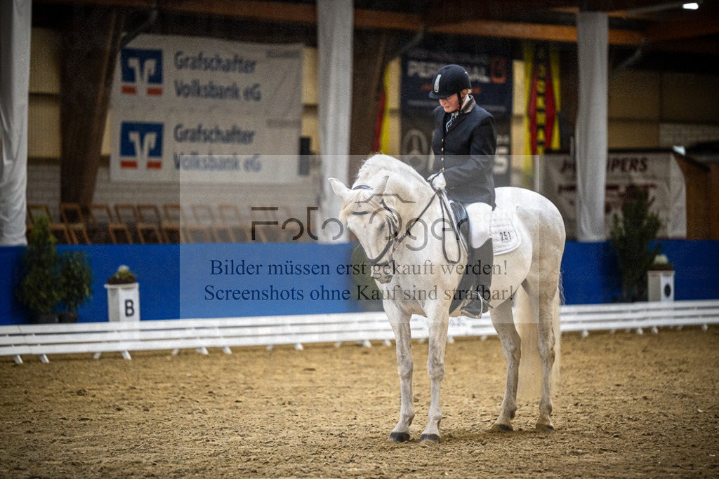 DOS_0900 | Entdecke hochwertige Reitturnierfotos von Foto Oger. Professionell, emotional und authentisch – jetzt Lieblingsmomente im Shop bestellen.Deutschlandweite Turnierfotografie. - Realisiert mit Pictrs.com