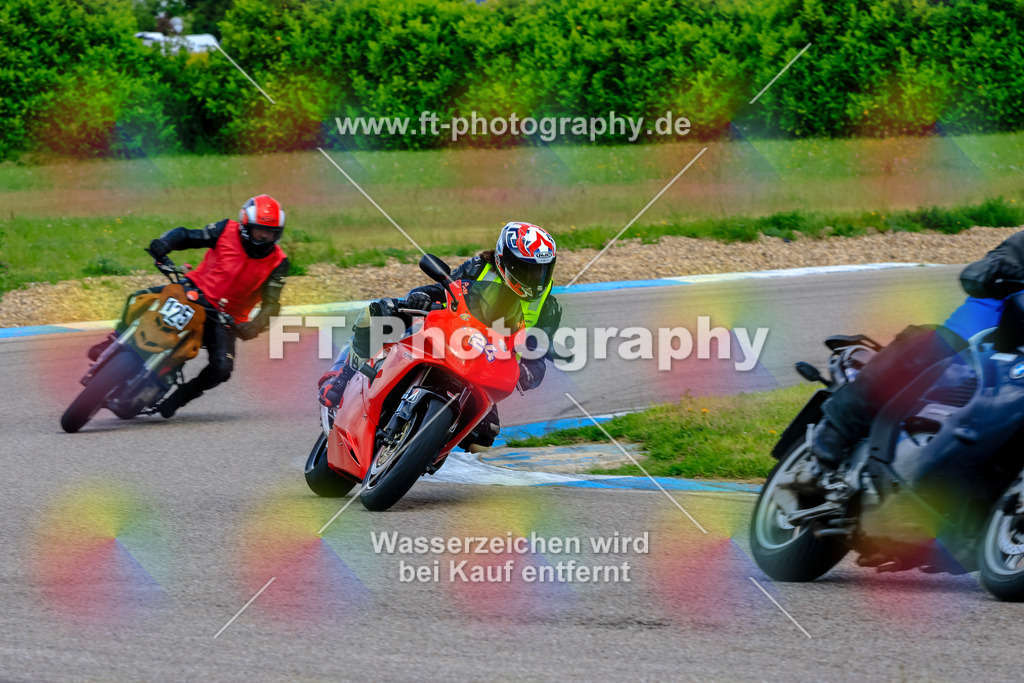 MotoTeam-9121 | Hier findet Ihr Bilder von Touristenfahrten auf der Nürburgring Nordschleife oder von anderen Veranstaltungen die ich besucht habe. Viel Spass beim Durch Schauen 