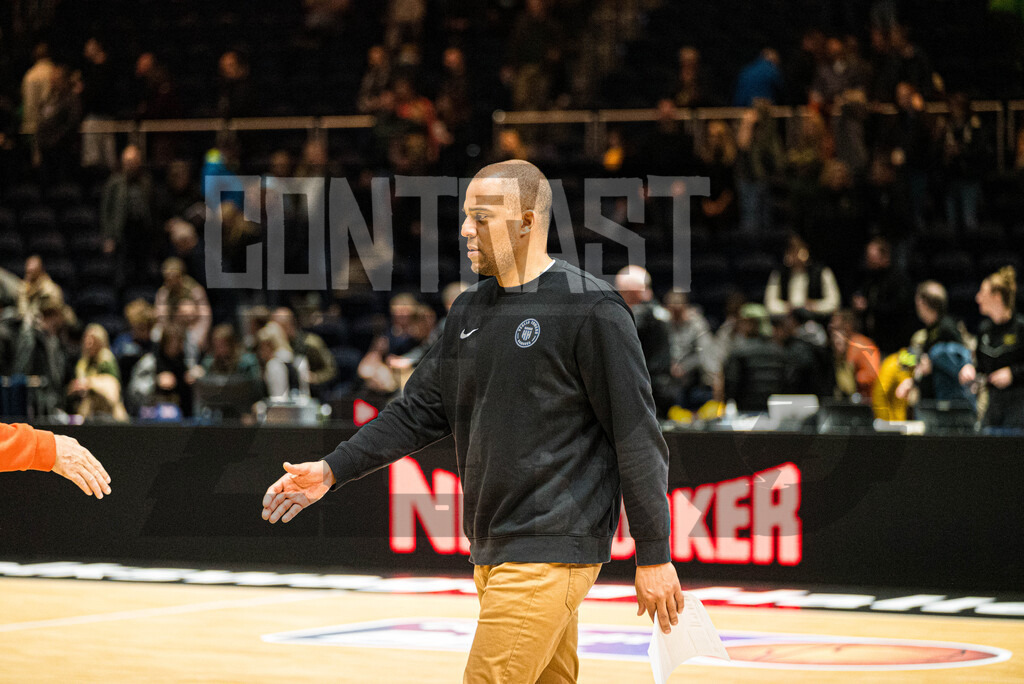 Basketball I Herren I Bundesliga I Saison 2025/2026 I 7. Spieltag I Basketball Löwen Braunschweig - Veolia Towers Hamburg | CONTRAST ZERØ MEDIA - Realisiert mit Pictrs.com