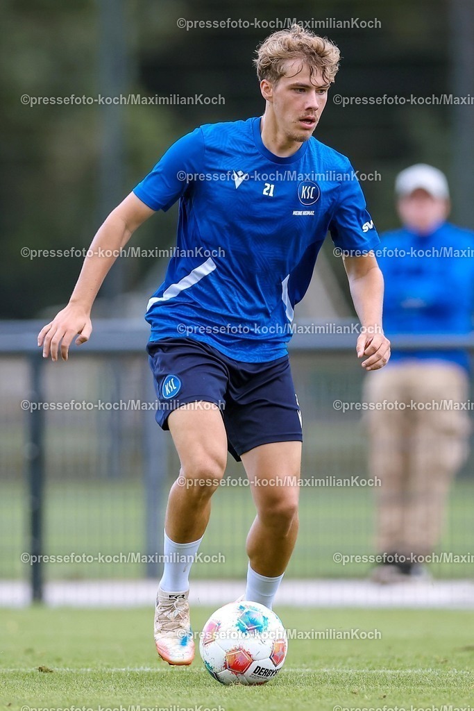 KSC02092502196 | 02.09.2025, Fußball, Training Karlsruher SC, 2. Fußball Bundesliga, Trainingsplatz am BBBank Wildpark Stadion Karlsruhe, Saison 2025 2026: Meiko Wäschenbach (KSC #21) 