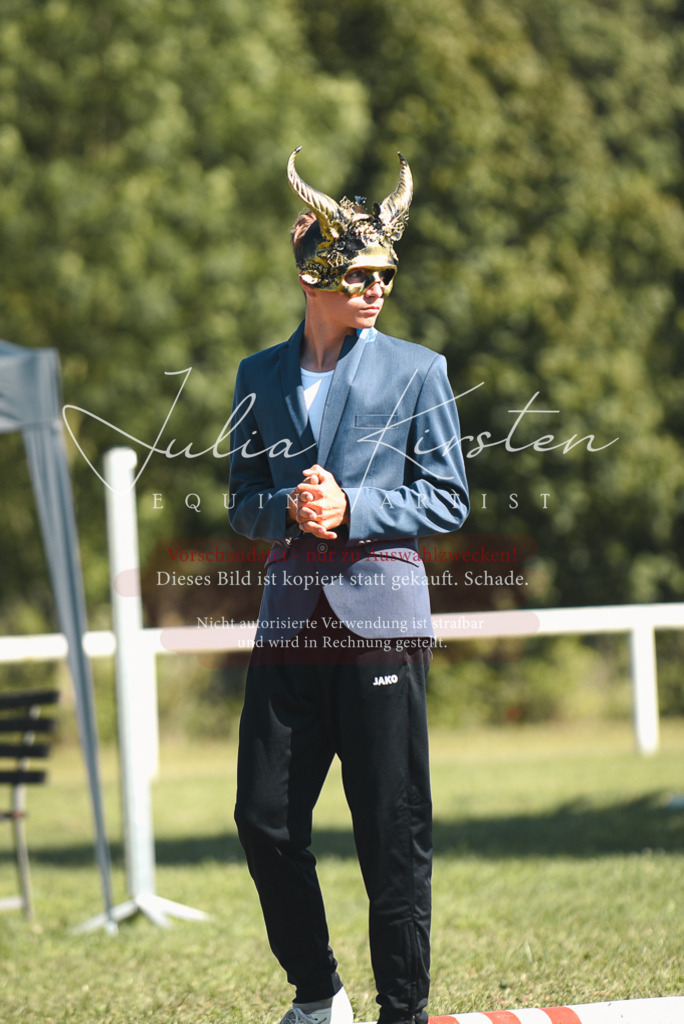 DSC_7513 | Pferde- und Turnierfotografie in Westsachsen. Pferdeportraits, Auftragszeichnungen und intuitive Kunst.