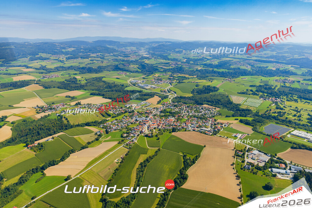 Schöne Luftaufnahme als Geschenk in Schmiding Thyrnau - Die Luftbildaufnahme wurde 2025 vom UL-Flugzeug heraus erstellt ( keine Drohne ) - Hochauflösende Luftaufnahme -Nicht vergleichbar mit Google Maps oder Satelittenbilder- Die Geschenkidee !Mit Lizenz und Bildrechte bestellbar